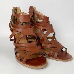 Qupid Strappy Chunky Sandal Heels Brown